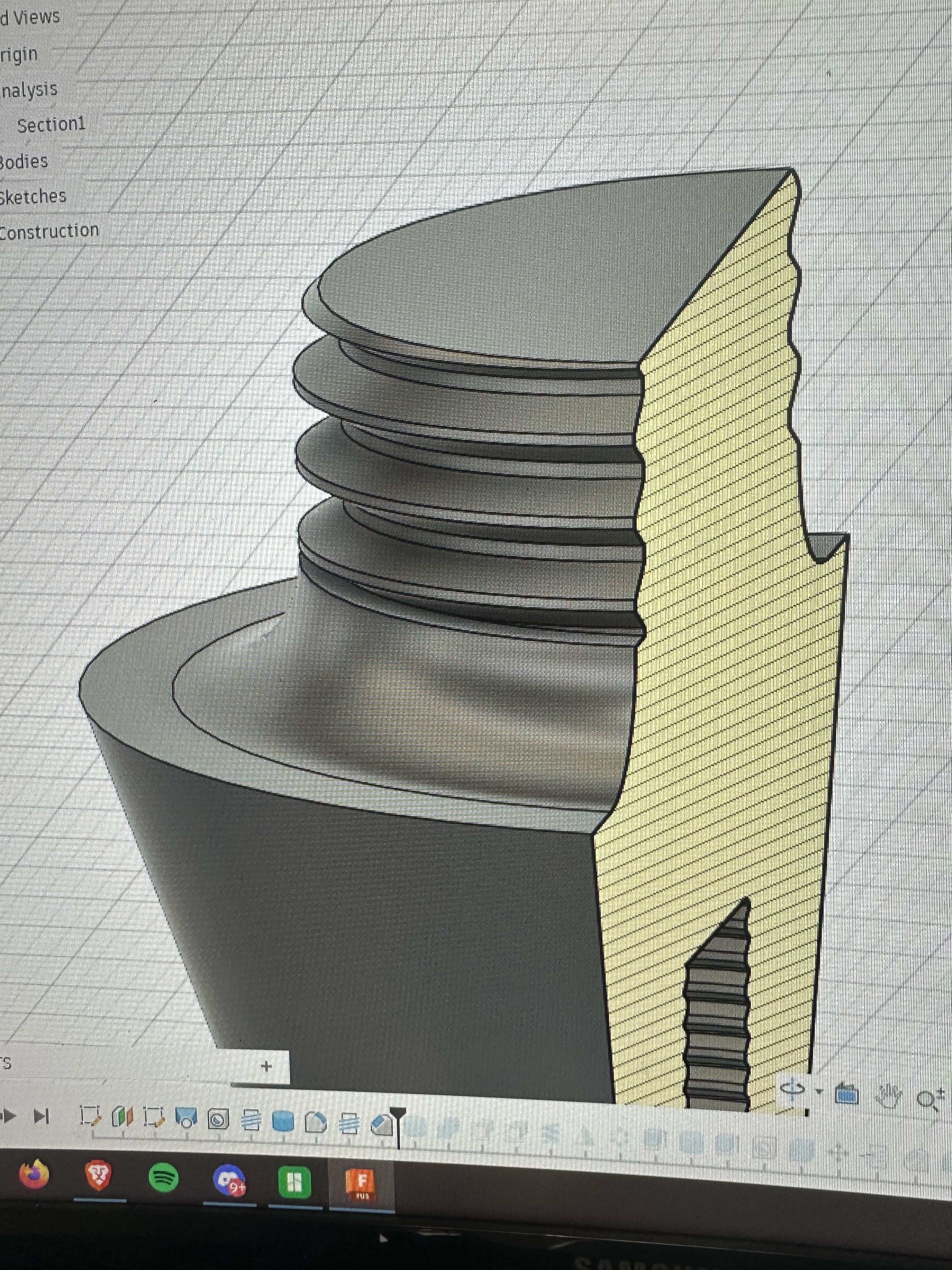 Резбован модел